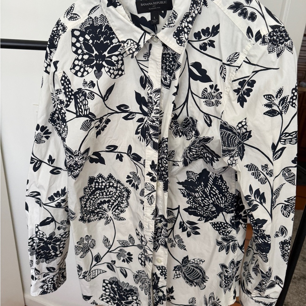 Banana Republic Black and White Floral Blouse